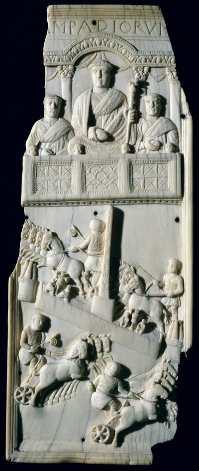 Sezione di un dittico che raffigura una corsa di carri, dalla Tunisia da Paleo Christian